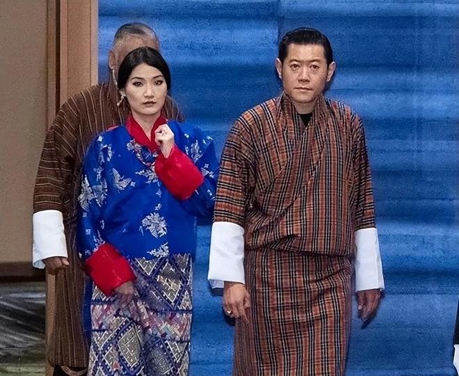 王一家5口幸福美满王后美如冰山雪莲龙8头号玩家不丹：亚洲最穷的国家国(图6)